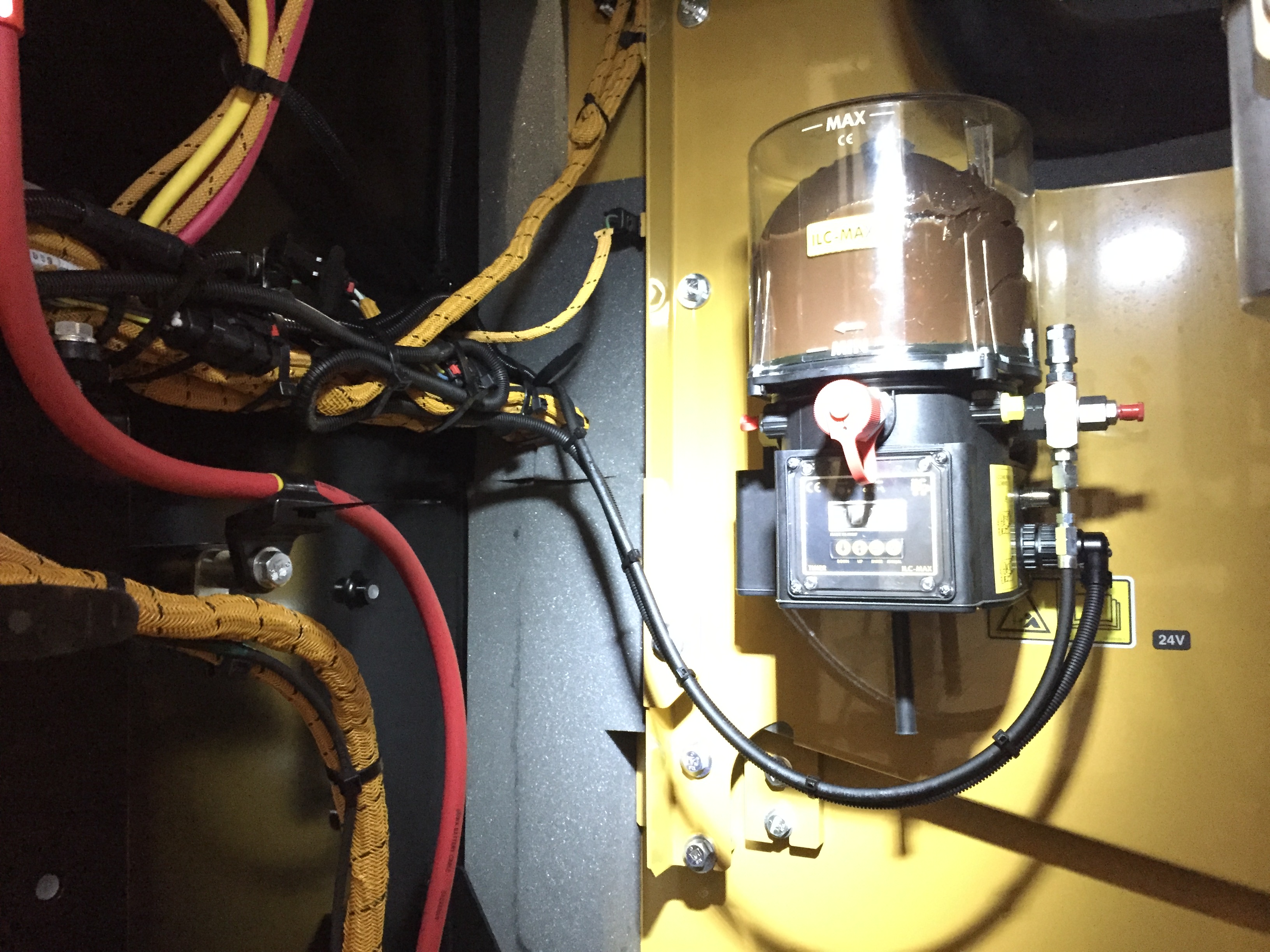 Caterpillar Auto Grease System